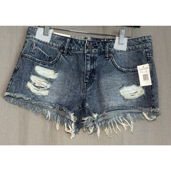 Volcom Yae Juniors Size 7 Blue Denim distressed Cut-off Shorts NWT - Picture 5 of 16